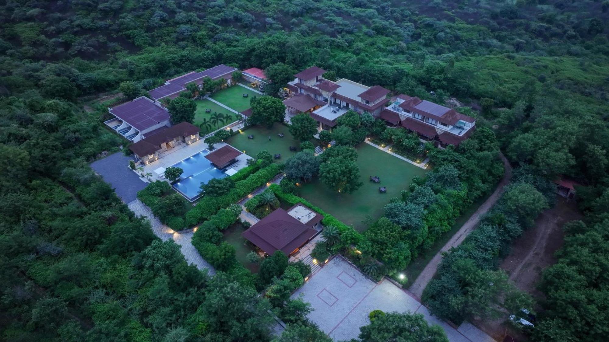 Anandam - A Luxury Resort In Udaipur Esterno foto