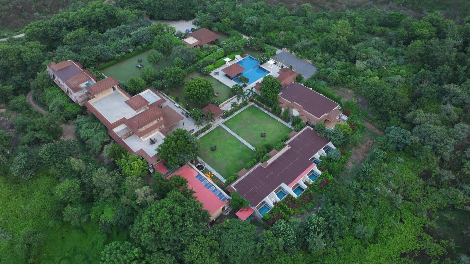 Anandam - A Luxury Resort In Udaipur Esterno foto