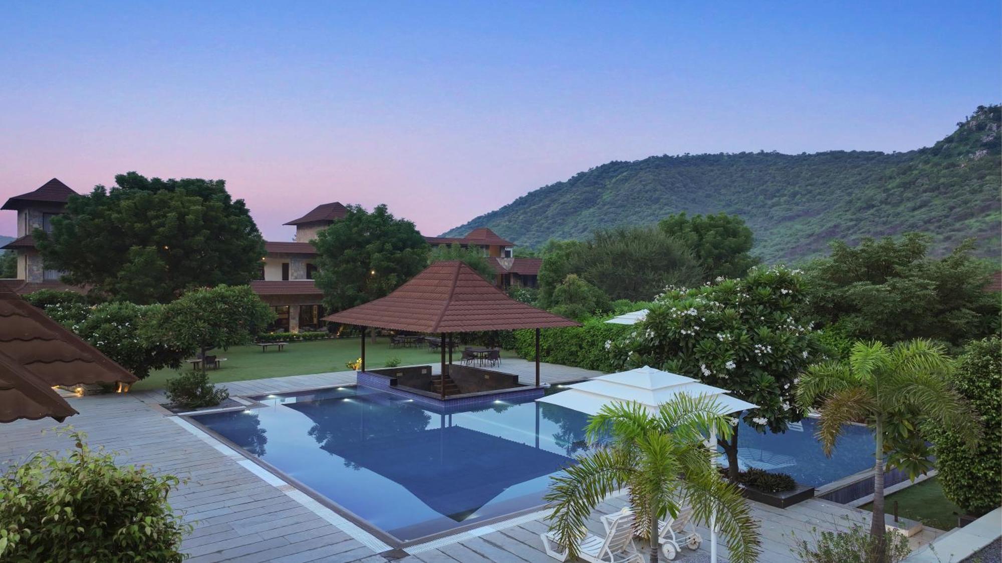Anandam - A Luxury Resort In Udaipur Esterno foto