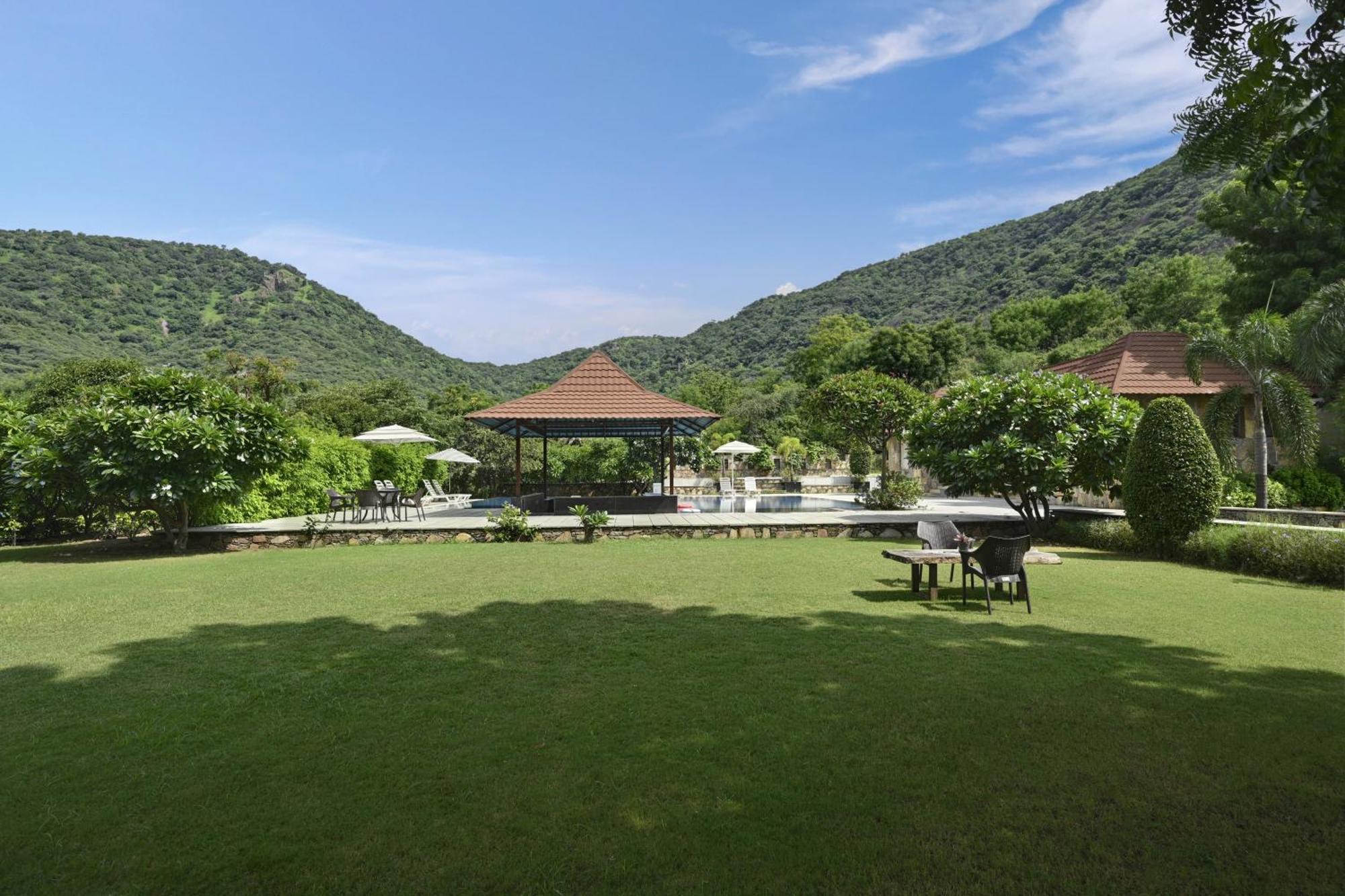 Anandam - A Luxury Resort In Udaipur Esterno foto